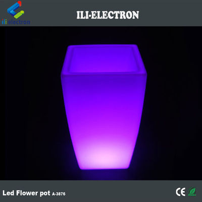 Çin Tedarikçi Dışarıda LED Işıklandırılmış Çarşılıklı Bitki Pot 80000 saatlik Pil Süresi