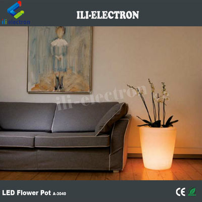 Uzaktan kumandalı plastik LED aydınlatılmış çiçek küpü / ekinci / buz kovası