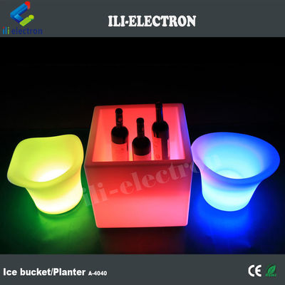 Kare PE Plastik Işıklandırılmış LED Buz Kovası / LED Çiçek Kapı / Çiçek Ekmeci