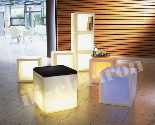 Kare PE Plastik Işıklandırılmış LED Buz Kovası / LED Çiçek Kapı / Çiçek Ekmeci