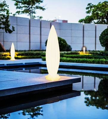 Akıllı ayakta duran lamba kablosuz plastik LED zemin lambası kapalı kullanım için