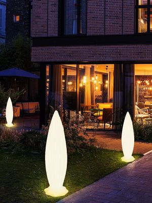 Akıllı ayakta duran lamba kablosuz plastik LED zemin lambası kapalı kullanım için