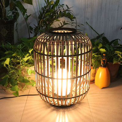 Dekoratif Rattan Dışarı Fener, Dokumalı Rattan Lamba Atmosfer için 3500K