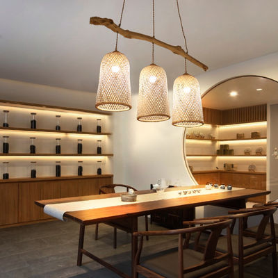 Üç Başlı Rattan Kolye Işığı Restoran Bambu Dokuma Lamba 3500K