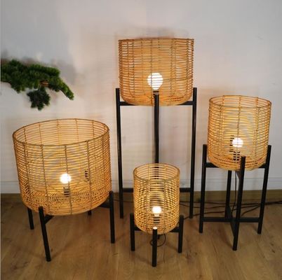 4 Bacaklı Vicker Rattan Zemin Lambaları