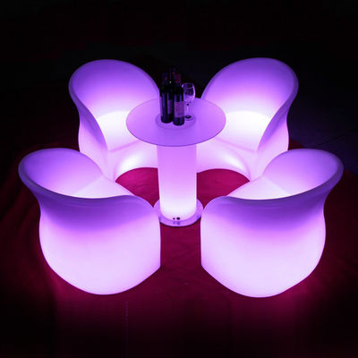 LED açık mekan mobilyaları aydınlatır