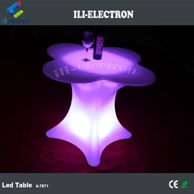 LED açık mekan mobilyaları aydınlatır
