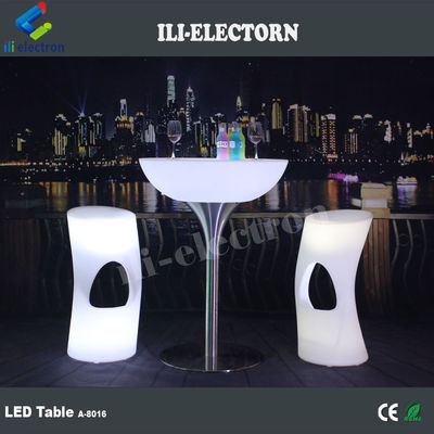 Stil Romantik Şık Led Bar Kahve Yuvarlak Kokteyl Masası IP54 PE malzemesi