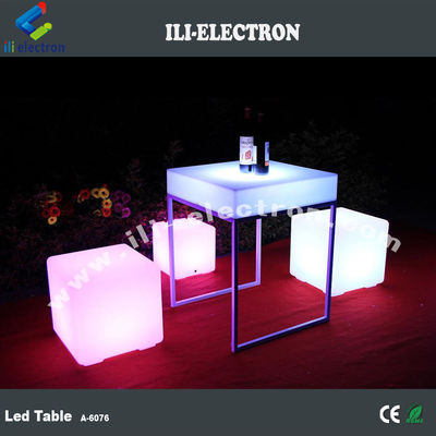 Metal raflı taşınabilir kare plastik LED ışık masası