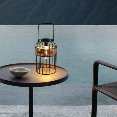 Balkon Masa Atmosferi için Küçük Taşınabilir Rattan Dokumalı Güneş Işıkları