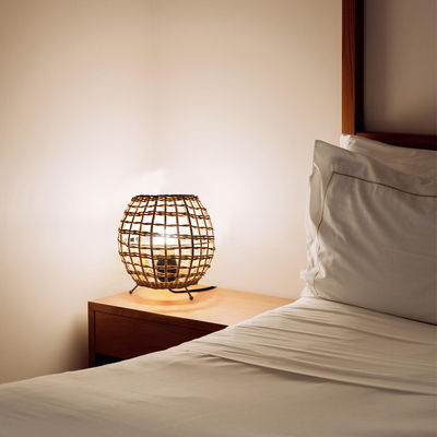 küçük Yaratıcı rattan toplu masa lambası Rattan sanat rattan dokuma yatak odası dekoratif masa lambası