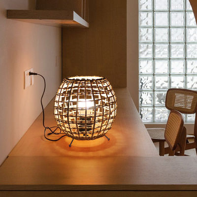 küçük Yaratıcı rattan toplu masa lambası Rattan sanat rattan dokuma yatak odası dekoratif masa lambası