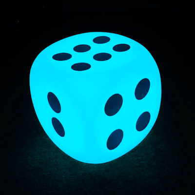 Işıklandırılmış Dış LED Küp Işık Dice Stili 15cm 20cm 30cm IP65 Açık Hava Etkinlikleri İçin Su geçirmez