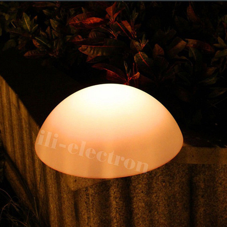 Plastik LED Renk Değiştirme Su geçirmez Top Lamba Bahçe Dekoru İçin Yarım Küre Şekli